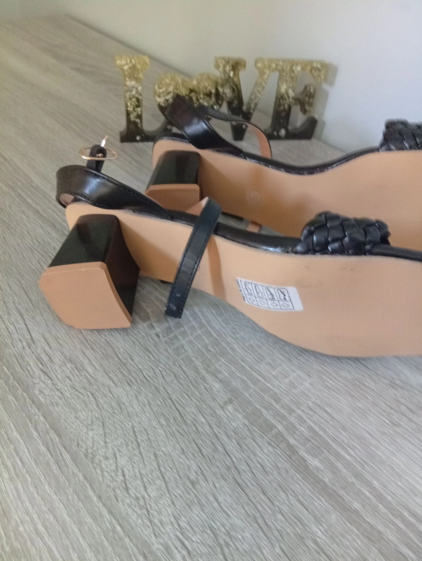 Par de sandalias trenzadas con tacón cuadrado – photo 5